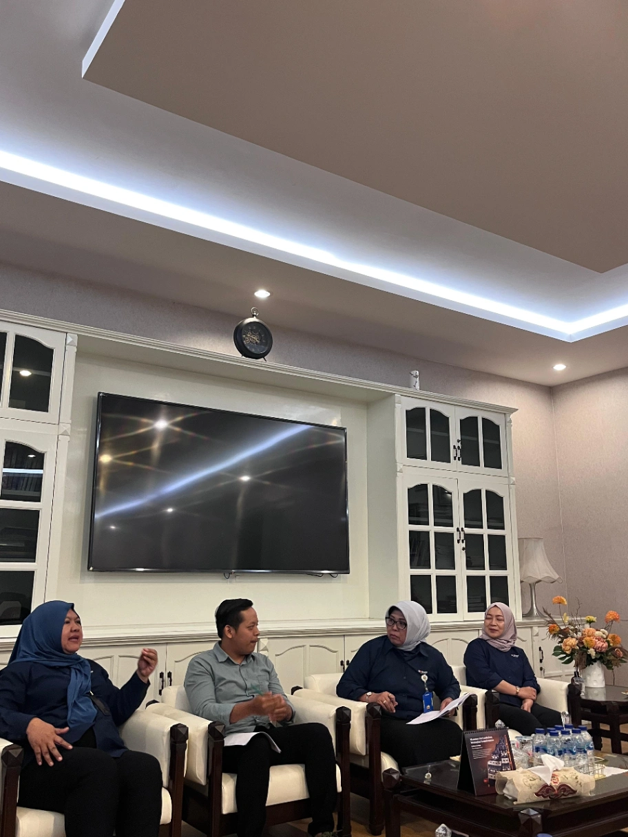 Ibu Rektor akhirnya buka suara! parkir UNMER digratiskan?!