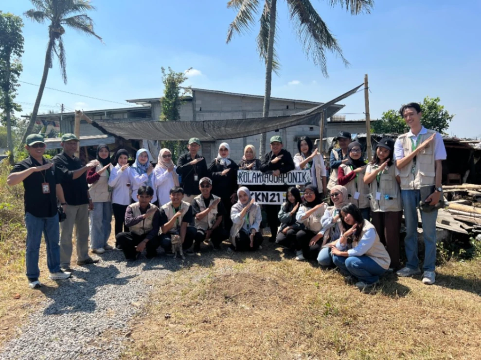 Mahasiswa KKN 21 Unmer Malang Padukan Bioflok dan Akuaponik Bambu untuk Ketahanan Pangan Rumah Tangga